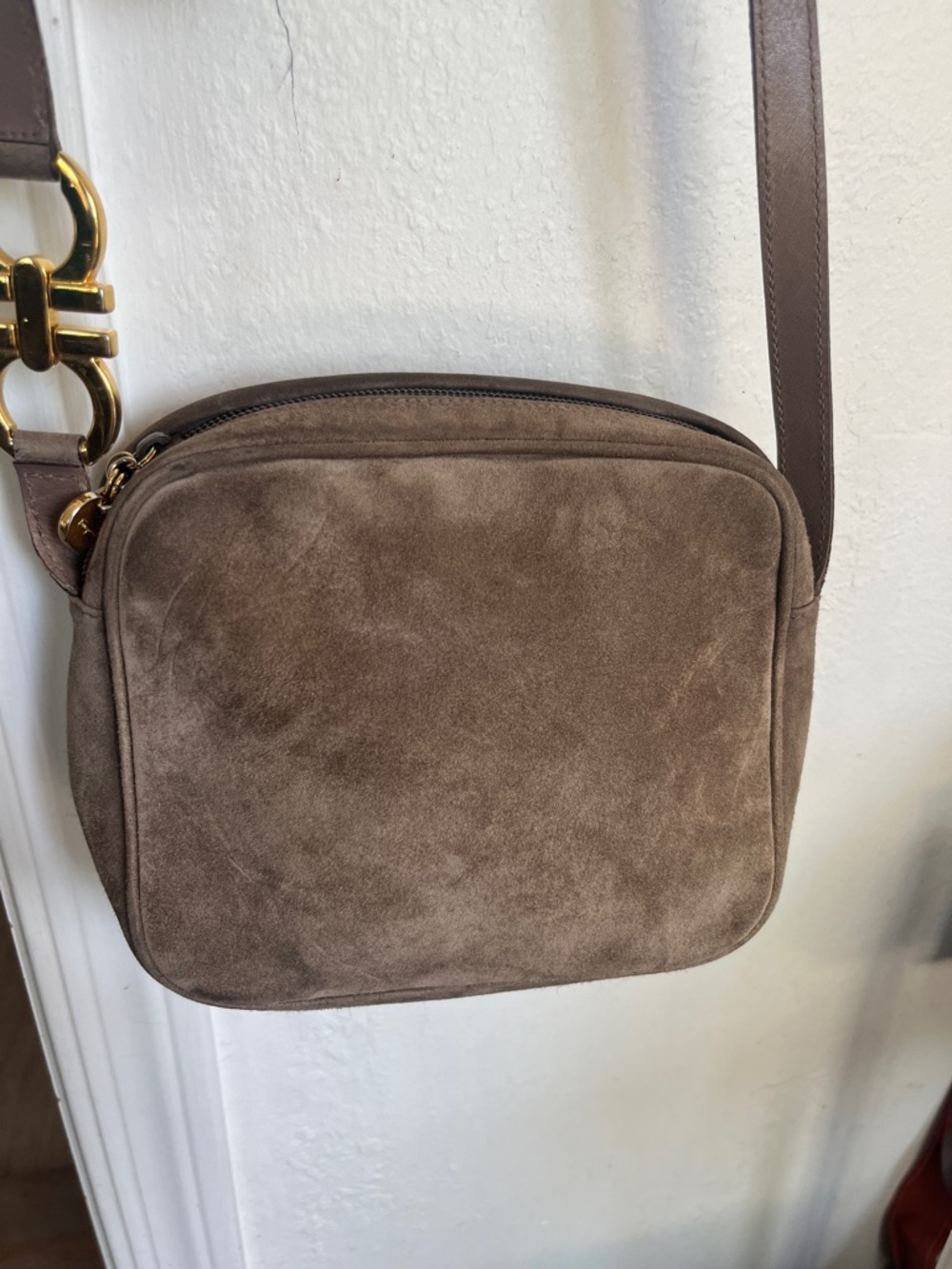 Salvatore Ferragamo sage brown in nubuck Suede stunning gold Zip Charm Crossbody - Picture 3 of 10
